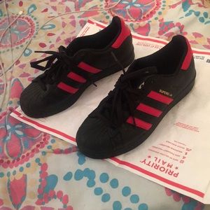 RESERVED 🚫❌Adidas super stars (like new)